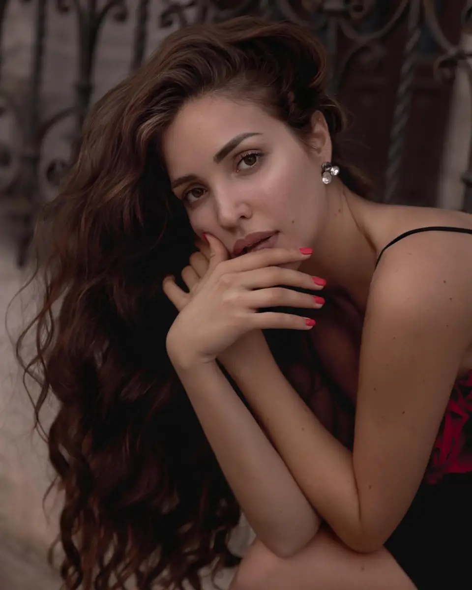 Мина эскорт в городе Астана